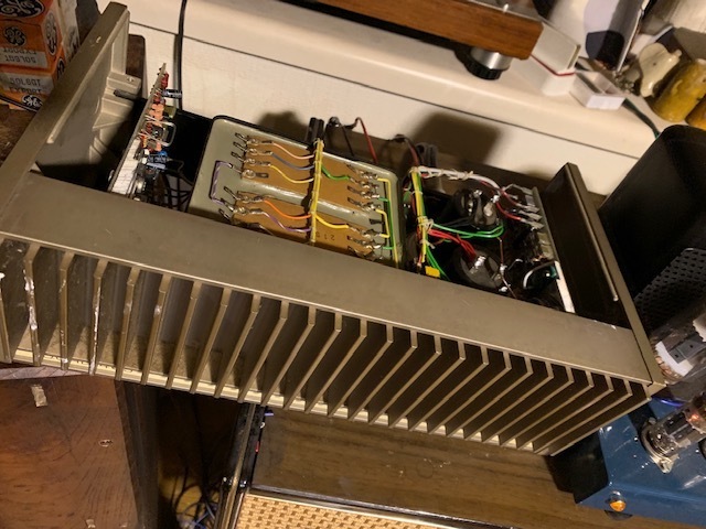 QUAD 405　 トランス唸りあり・現状渡し。　　動作品